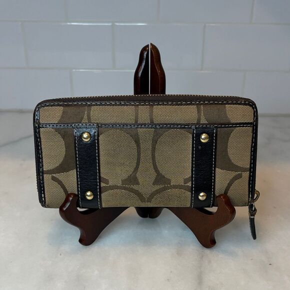 Coach Wallet RARE Zoe Brown Full Zip double Gold Buckles Multi Compartment - Picture 4 of 16